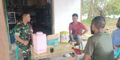 Jelang Pilkada, Babinsa Ajak Warga Jaga Kamtibmas