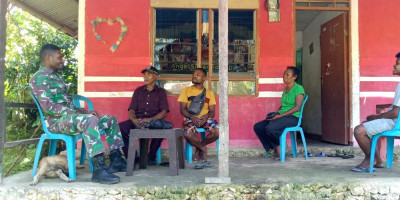 Perkuat Kebersamaan, Babinsa Ajak Warga Binaannya Jaga Kekompakan