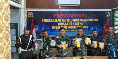 Danrem 121/Abw Apresiasi  Satgas Yonzipur 5/ABW Gagalkan Penyelundupan 8,4 Kg Narkoba