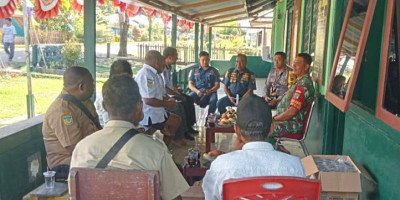 Danramil 1708-04/Supiori Selatan Pimpin Rakor Persiapan Pawai Bendera Merah Putih