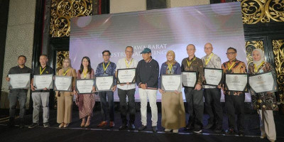 Kamelia Faisal Wakili Bio Farma Raih Penghargaan Industry Marketing Champion 2024 di Indonesia Marketing Festival