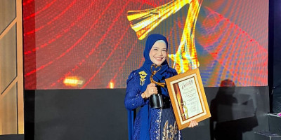 dr. Yunita Ika Mayasari Raih Penghargaan Women Empower Women Award 202