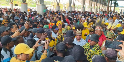 Lamberth Jitmau Meninggalkan Duka Setelah Batal Didukung Golkar untuk Pilgub