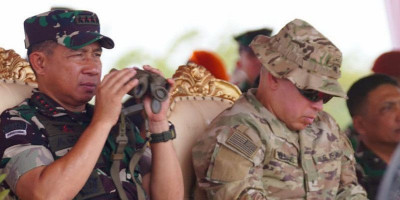 Panglima TNI Tinjau Penerjunan di Baturaja