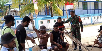 Kebersamaan dengan Warga, Babinsa Ajak Tingkatkan Keamanan Lingkungan