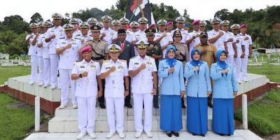 Koarmada III Gelar Ziarah di TMP Tri Jaya Sakti Sorong