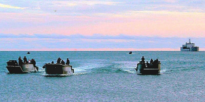 Lakukan Pendaratan Amfibi, Koarmada III Sukses Kuasai Pantai Sausapor 