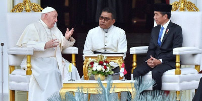 Universitas Paramadina Sambut Kedatangan Paus Fransiskus dengan Penuh Apresiasi