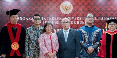Azas Tigor Nainggolan Resmi Raih Gelar Doktor dengan Predikat Magna Cumlaude
