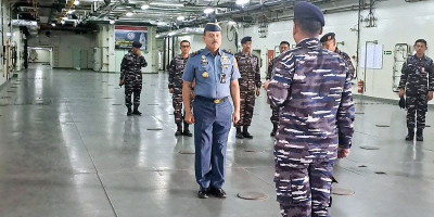 Jelang Misi Diplomasi Port Visit, Unsur Koarmada III KRI WSH-991 Terima Kunjungan Dirjen Renhan Kemhan RI