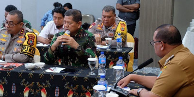 Pangkoarmada III Hadiri Rapat Terbatas Pilkada Dengan MRP dan Forkominda Papua Barat Daya