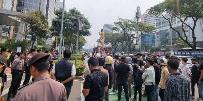 Aliansi Anambas Muda Gelar Aksi di Kantor Medco Energi SCBD
