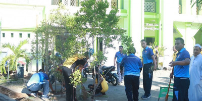 Peringati HUT ke-79 TNI, Lanud Sultan Hasanuddin Gelar Karya Bakti Pembersihan Fasilitas Umum