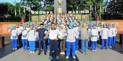 Olahraga Bersama dan Pelatihan BHD di Rumkital Marinir Cilandak