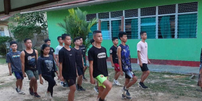 Peraturan Baris-berbaris Satgas Yonzipur 5/ABW Melatih Kedisiplinan