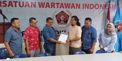 POKJA PWI Walikota Jakarta Timur Resmi Terima SK
