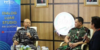 Kas Koarmada III Dialog Interaktif dengan RRI Sorong