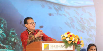 Prof. Rokhmin Dahuri: Stop Pembuangan Limbah B3 ke Wilayah Pesisir dan Lautan!