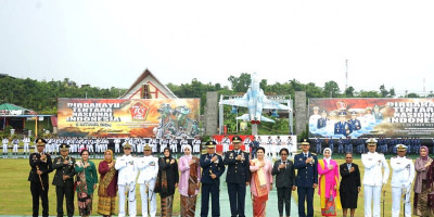 Dandim 1708/BN Ikut Upacara Peringatan HUT Ke-79 TNI di Biak