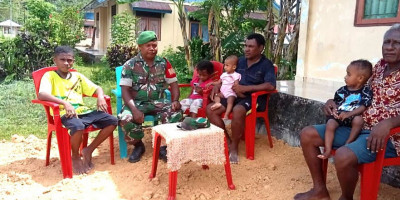 Ciptakan Pilkada Aman, Babinsa Jalin Komsos dengan Tokoh Masyarakat