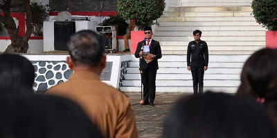Pimpin Apel Gabungan, Pjs Bupati Toba Minta Percepatan Program APBD dan Tegaskan Netralitas ASN