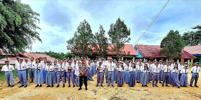 Polsek Belitang Hulu Gelar Kampanye Pilkada Damai di SMAN 1 