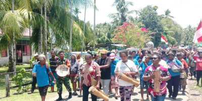 Lestarikan Adat dan Budaya, Babinsa Ikut Prosesi Penyerahan Mahar Mas Kawin