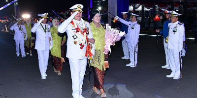 Kasal Pimpin Upacara Wisuda Purna Wira Tradisi Khas TNI-AL