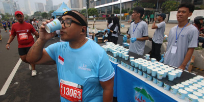 Dokter Sebut Air Mineral Esensial Krusial Bantu Jaga Performa Pelari di Ajang Marathon