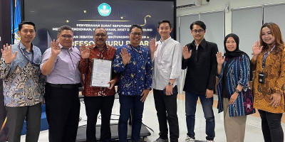 Dr. Ir. Prudensius Maring, MA Terima Jabatan Akademik Profesor
