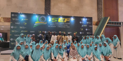 Pondok Pesantren Qurrota A'yun Bertukar Pengalaman dengan Nigeria di Ajang ISEF 2024