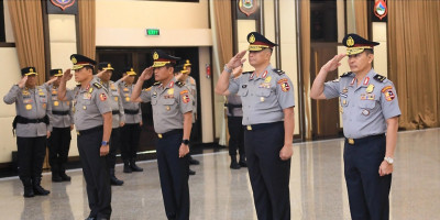 Kapolri Pimpin Kenaikan Pangkat 4 Pati-Pamen Polri