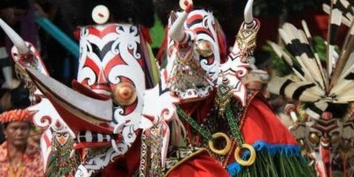 Acara Adat Laliiq Ugaal dan Festival Hudoq Pekayang