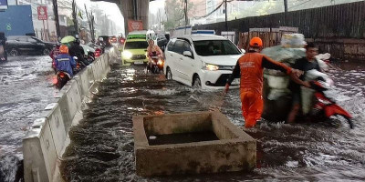 Update Terkini Genangan Jakarta: Lima Ruas Jalan Tergenang Akibat Hujan Deras