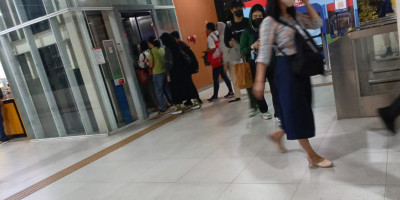 Fasilitas  Lift Yang Diperebutkan Kaum Muda