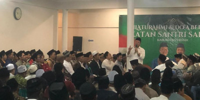 300 Santri Sarang se-Kabupaten Demak, Siap Menangkan Paslon H. Edi - H. Eko