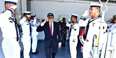 Satgas Port Visit Tiba di Vanuatu Disambut Duta Besar RI