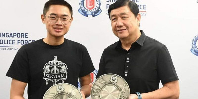 Putra Altar dan Petugas Gereja Dapat Penghargaan dari Polisi Singapura