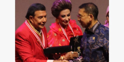 Raam Punjabi Dianugerahi Bintang Prasasti oleh Yayasan H Usmar Ismail