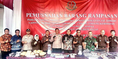 Kejari Jakarta Timur Musnahkan Barang Bukti Tindak Pidana Umum