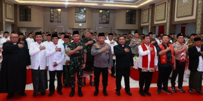 Kapolri Dan Panglima Hadiri Doa Lintas Agama di Jatim