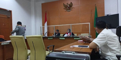 Sidang Praperadilan Bupati Situbondo Karna Suswandi Luput Dari Media