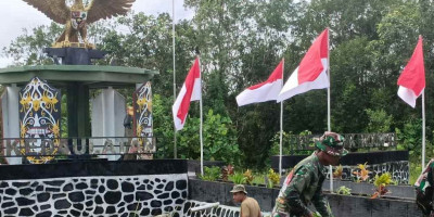 Semangat Kebersamaan Gotong-royong, Satgas Yonzipur 5/ABW Bersihkan Tugu Kedaulatan Pancasila