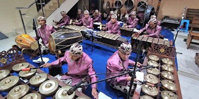 Misa di Gereja St. Albertus Bekasi Berlangsung Unik, Diiringi Gamelan dan Koor Tradisional