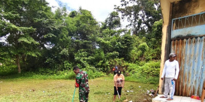 Pererat Hubungan Baik, Babinsa Biak Barat Gelar Karya Bakti di Yomdori