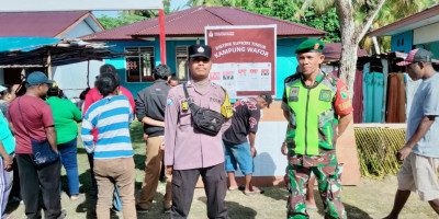 Sukseskan Pilkada 2024, Babinsa Kodim 1708/BN Amankan TPS di Biak Numfor dan Supiori