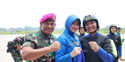 Dankormar Hadiri Penutupan Pelatihan Terjun Payung Free Fall Kowal  