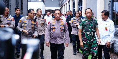 Menkopolkam Didampingi Panglima TNI Monitoring Pilkada Serentak Tahun 2024