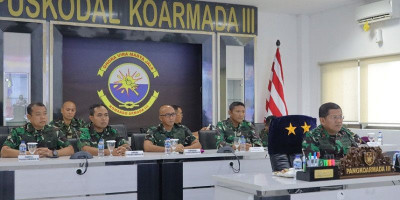 Pangkoarmada III Ikuti Vicon Pemantauan Pilkada Papua