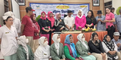 Rayakan HUT ke-8, Peace and Love DPC Bekasi Gelar Baksos untuk 78 Lansia di Panti Pangudi Luhur